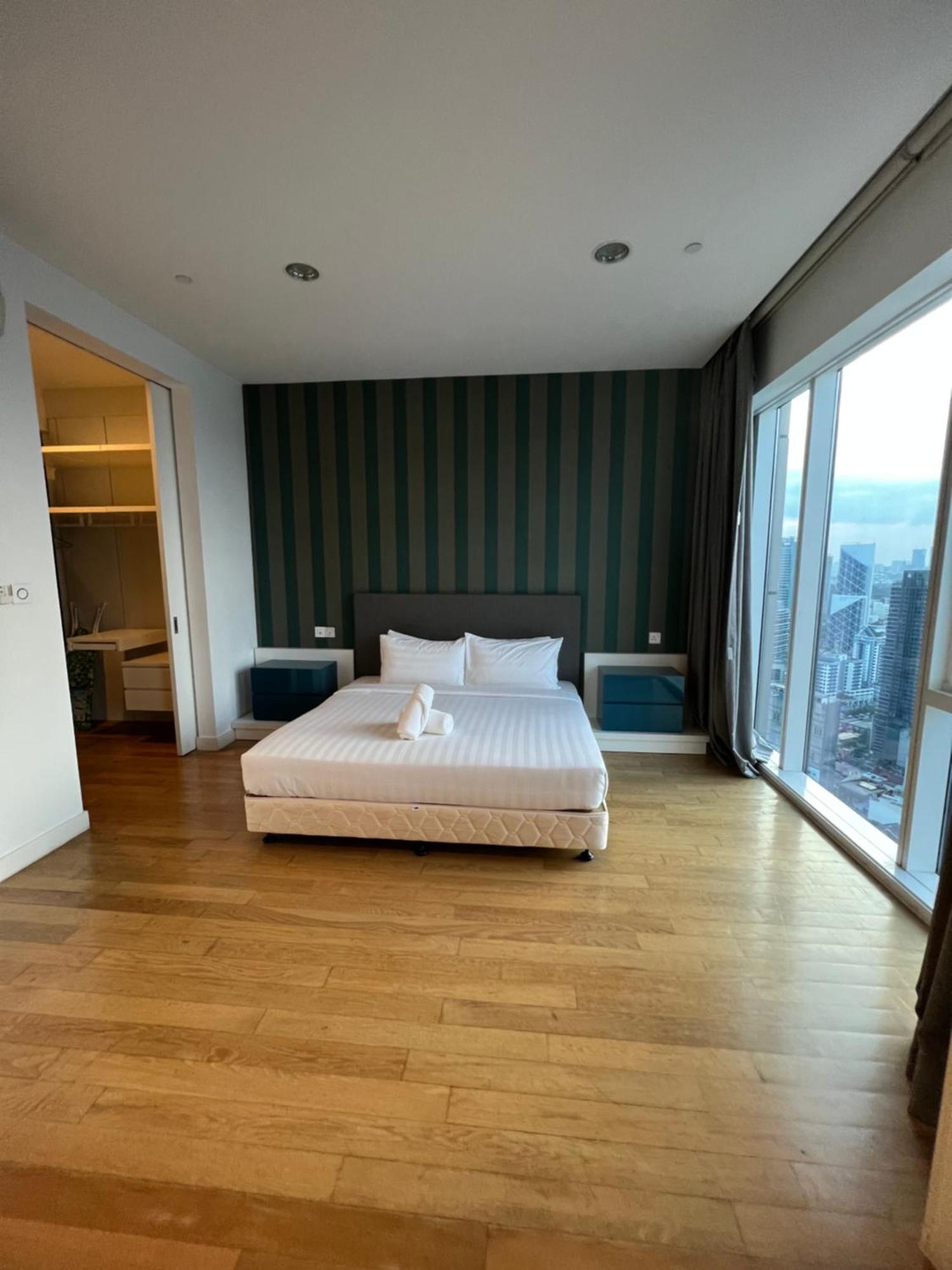 Amazing Pool By Platinum Suites Klcc Kuala Lumpur Exterior photo